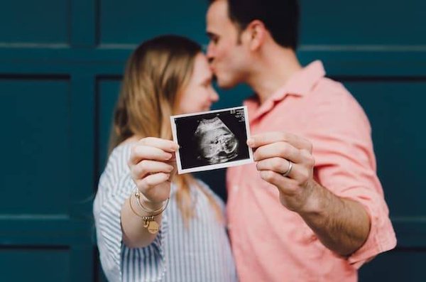 5 Idées Créatives pour Annoncer le Sexe de Votre Bébé avec un Faire-Part